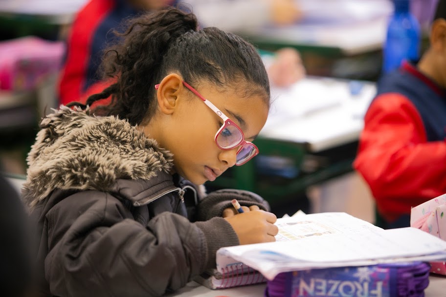 Girl focus on her study at the state of São Paulo