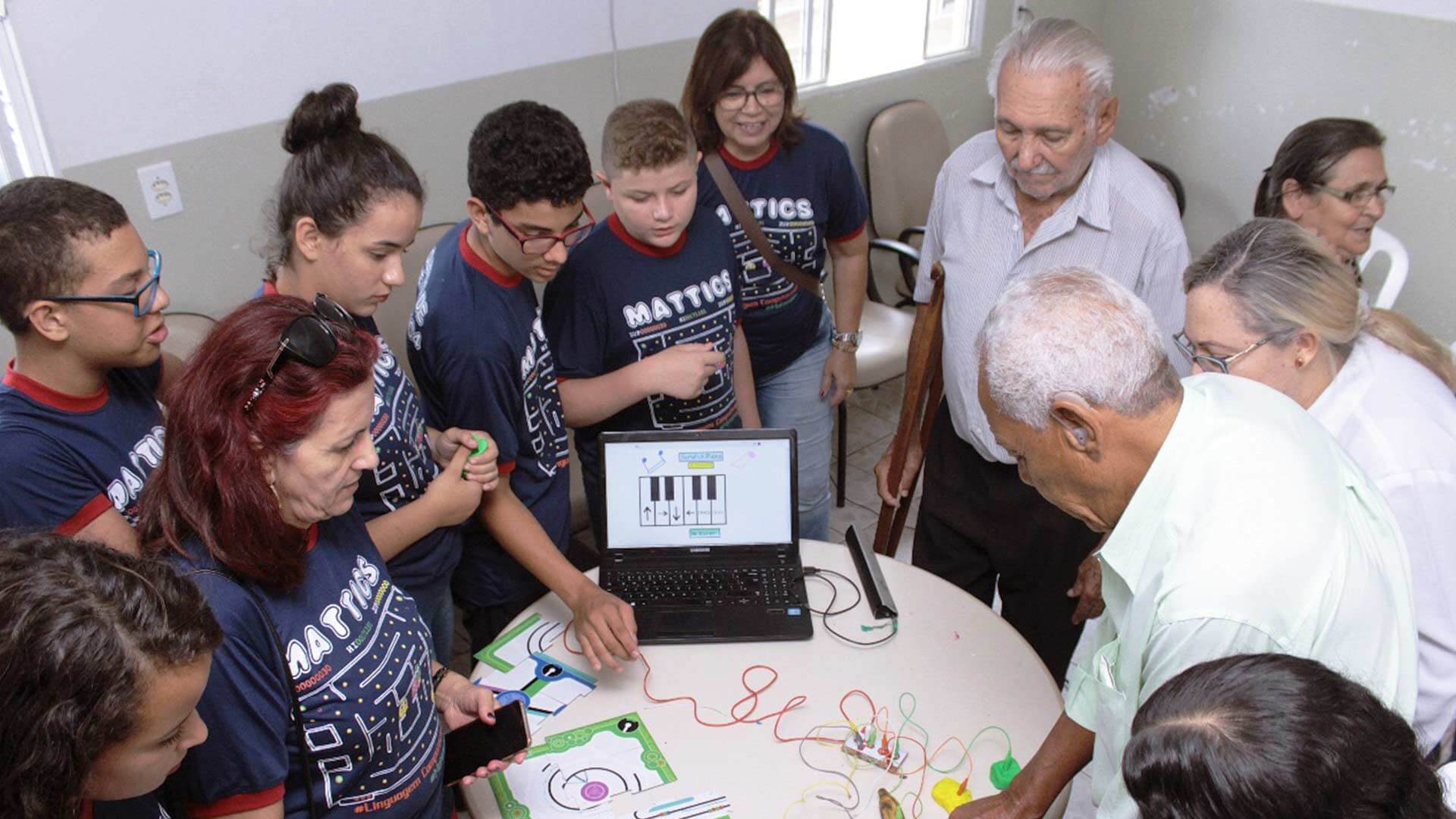 Projeto educacional auxilia doentes com Parkinson